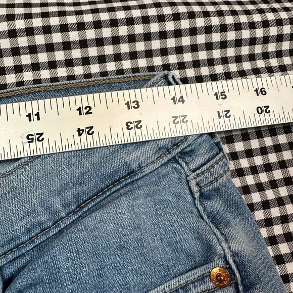 Levi's Light Wash Boyfriend Slim Fit Women's Jeans Size 27 - Picture 4 of 7